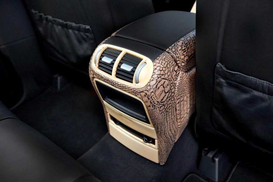  Porsche Cayenne 955 by Mansory 2009 года  (фото 8 из 38)